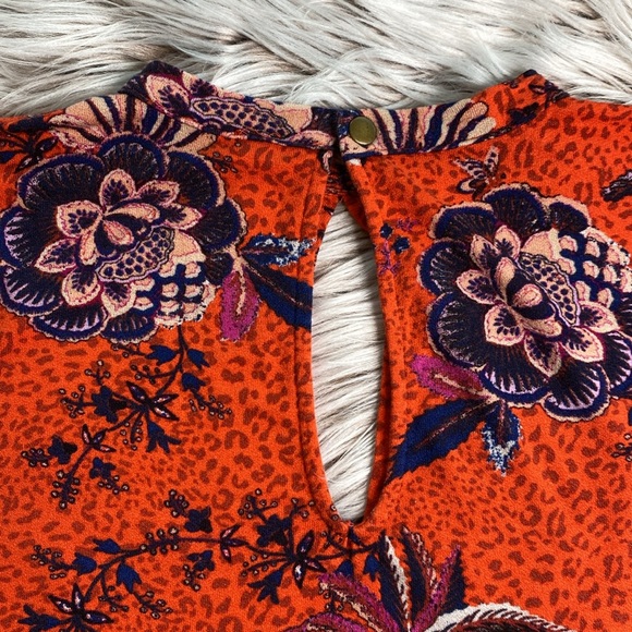 Free People Hear Me Roar Keyhole Floral Red Top Small - Picture 11 of 11